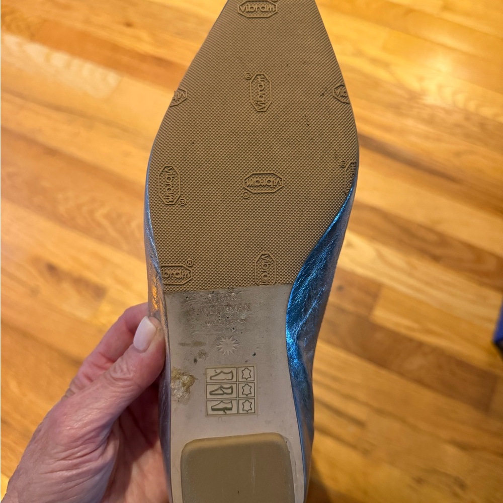 Perfect Holiday Shoe! 
Stuart Weitzman Emilia Silver Women's Flats - Picture 5 of 12